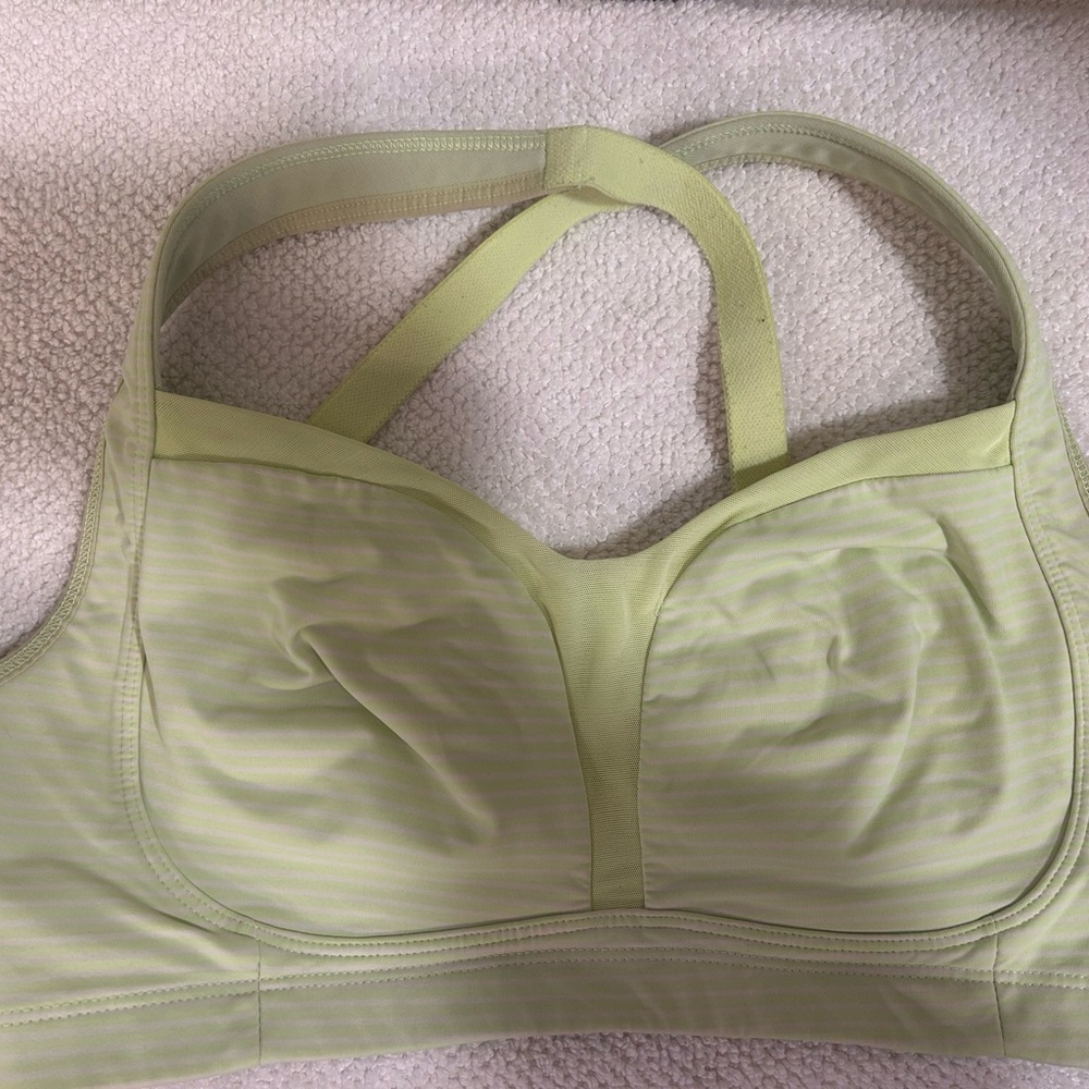 Lululemon sports bra size 38D